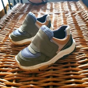 Zara toddler sneakers size 25
